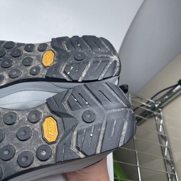 Arc’teryx Acrux SL Hiking Approach Shoes Women's- Sizes 8.5 Light Grey Baby Blue - Picture 9 of 16